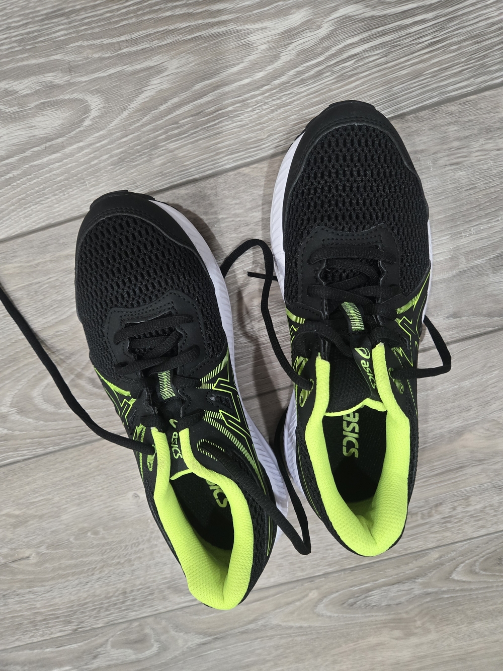 Asics Kids Black Sneakers with Neon Green Trim